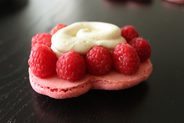 macaron coeur vanille framboise