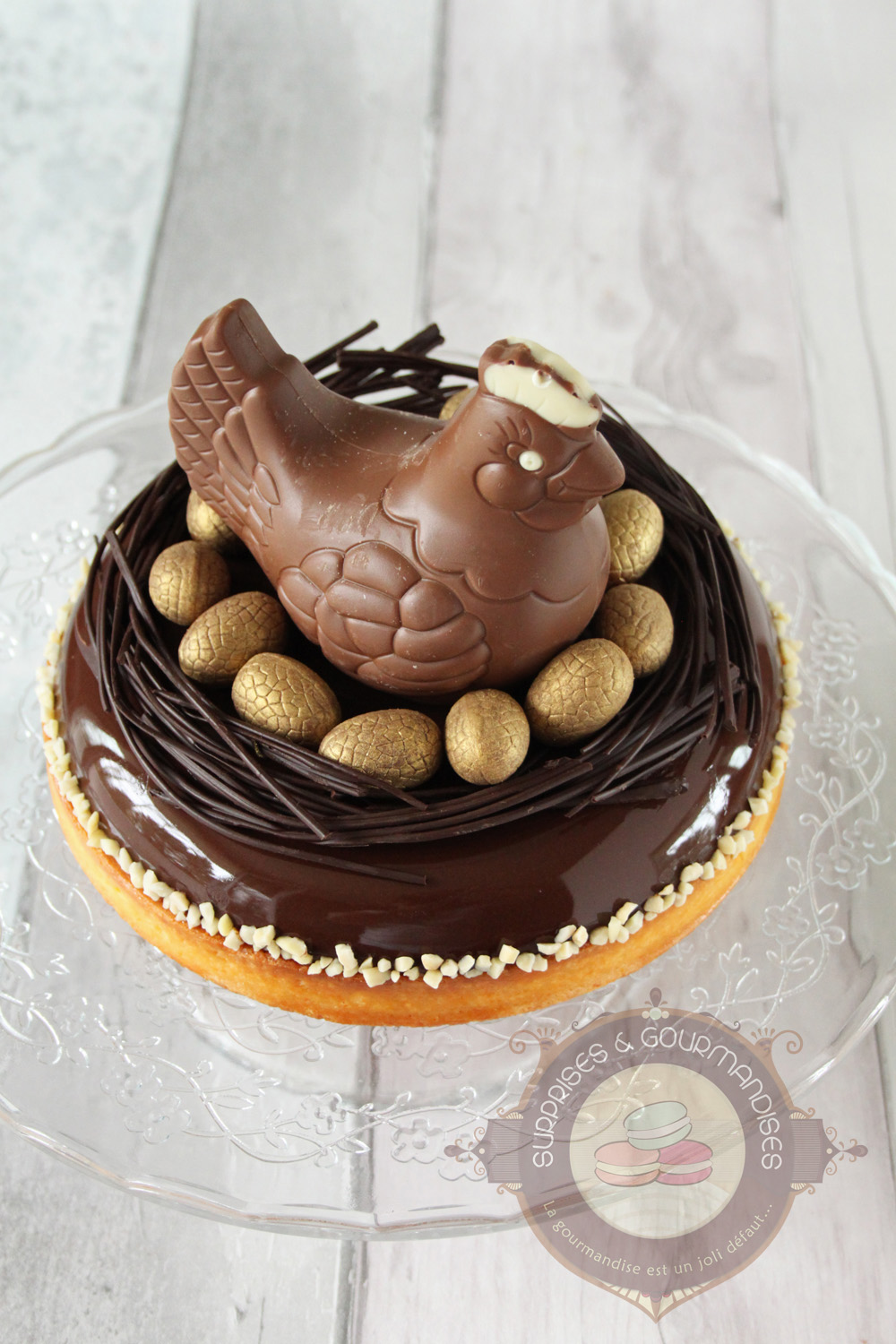 Entremets de Pâques "La poule aux œufs d'or" - chocolat, caramel et cacahuète - Surprises et Gourmandises