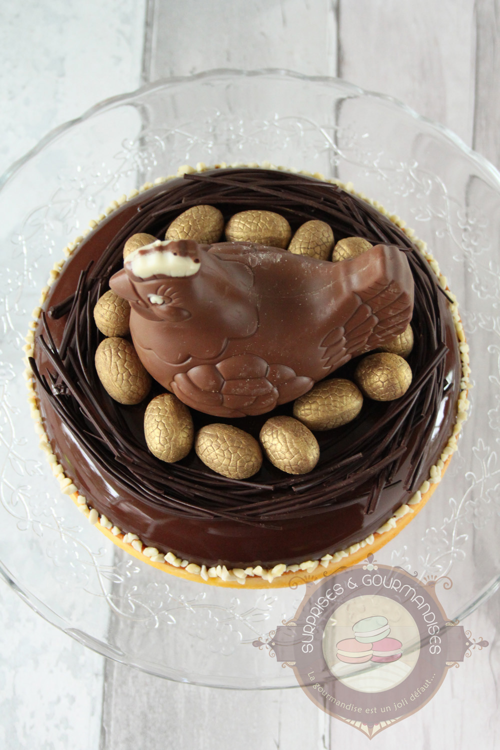 Entremets de Pâques "La poule aux œufs d'or" - chocolat, caramel et cacahuète - Surprises et Gourmandises