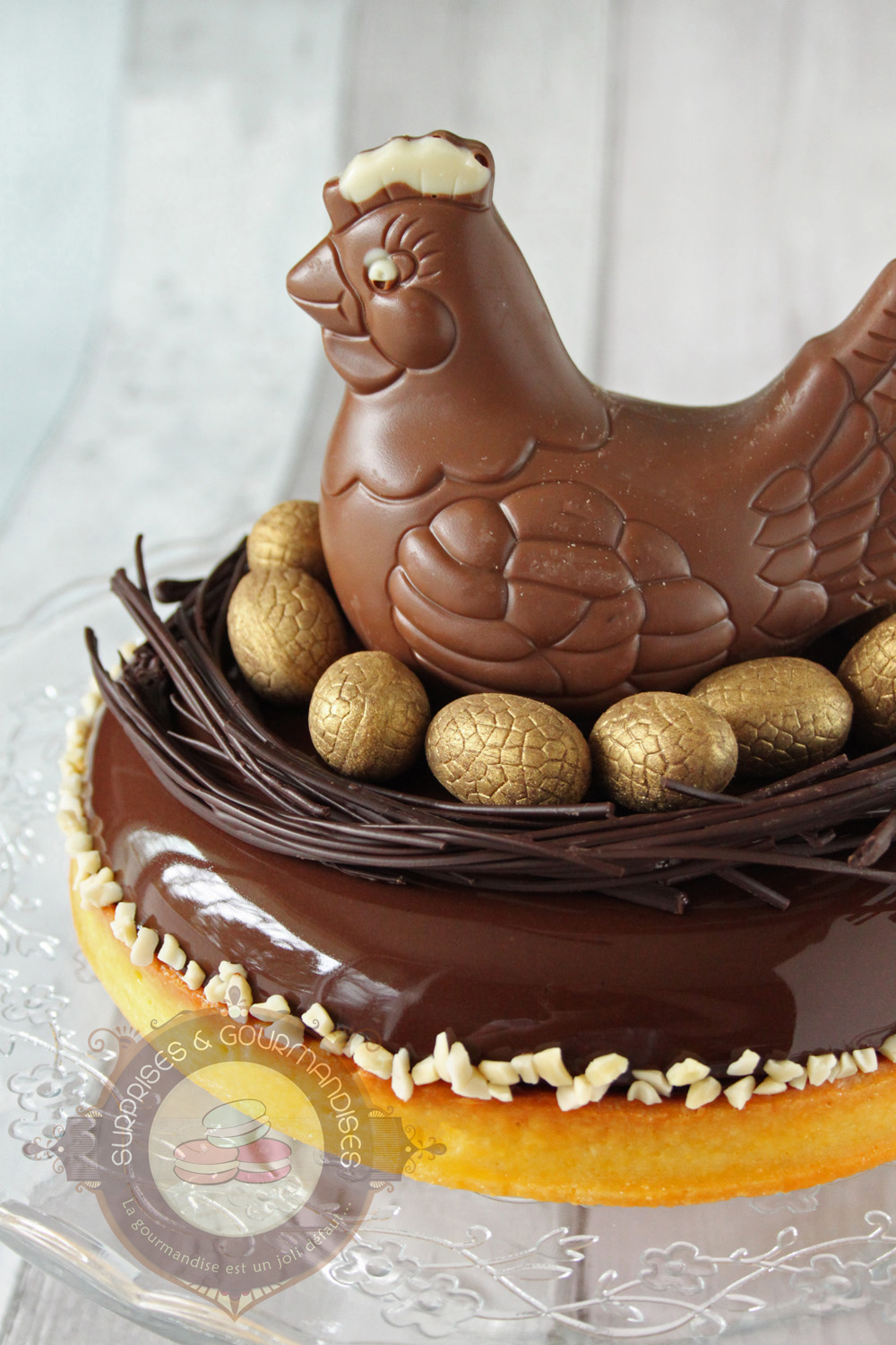 Entremets de Pâques "La poule aux œufs d'or" - chocolat, caramel et cacahuète - Surprises et Gourmandises