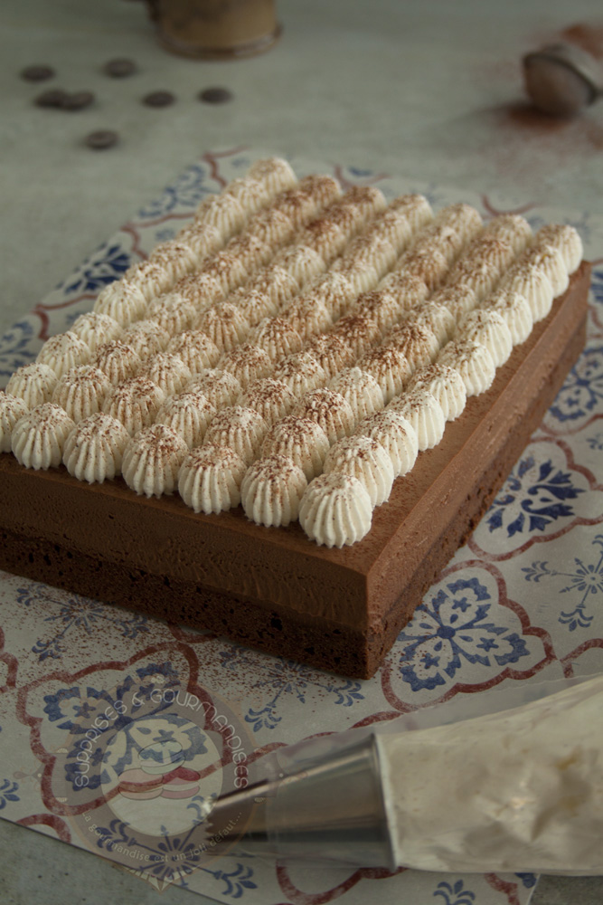 Entremets chocolat et fleur de sel, chantilly vanille tonka - Surprises et Gourmandises