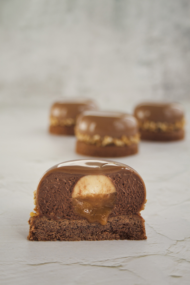 Entremets chocolat, noisette et fève tonka - Surprises et Gourmandises