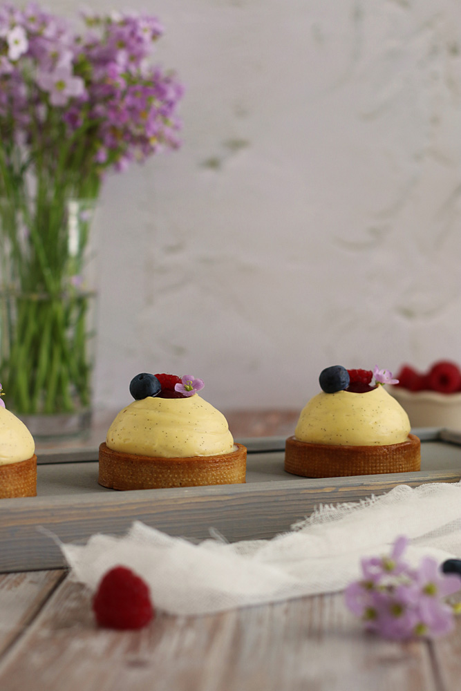 Tartelettes vanille, cassis et framboise - Surprises et Gourmandises
