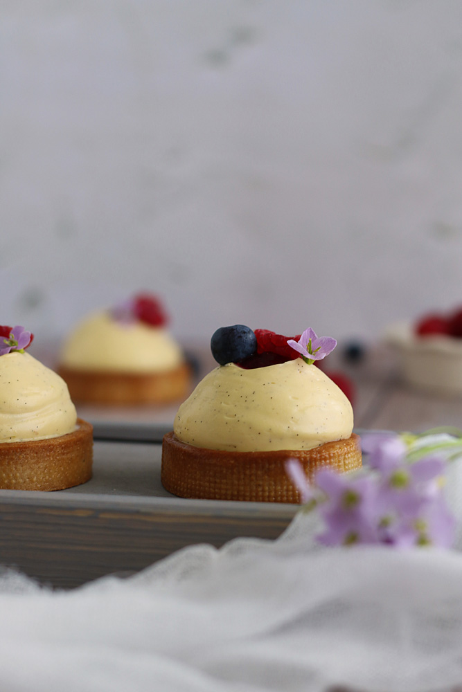 Tartelettes vanille, cassis et framboise - Surprises et Gourmandises