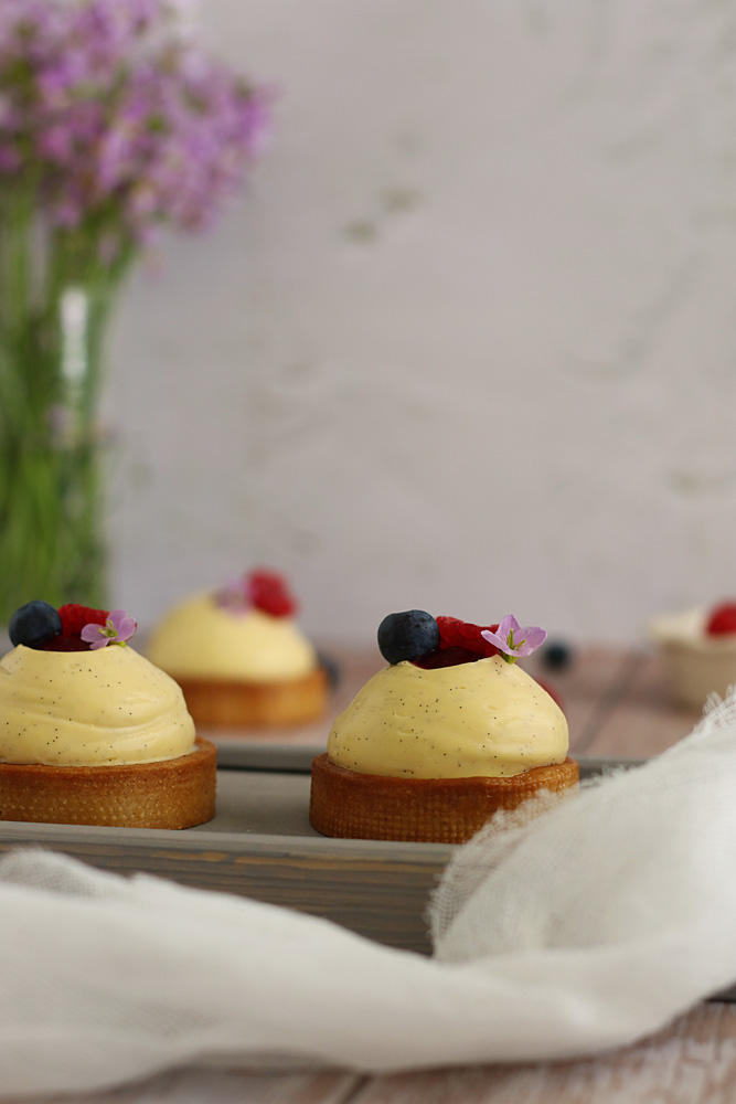 Tartelettes vanille, cassis et framboise - Surprises et Gourmandises