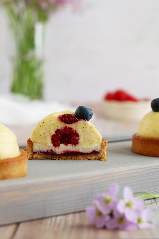 Tartelettes vanille, cassis et framboise - Surprises et Gourmandises