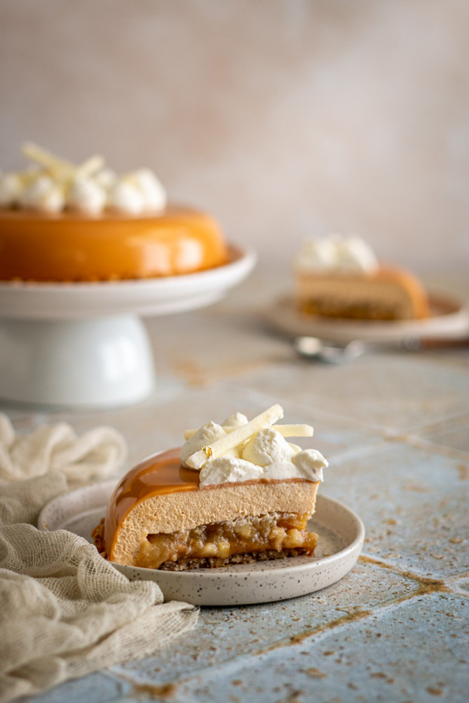 Entremets pomme, caramel et Dulcey - Surprises et Gourmandises