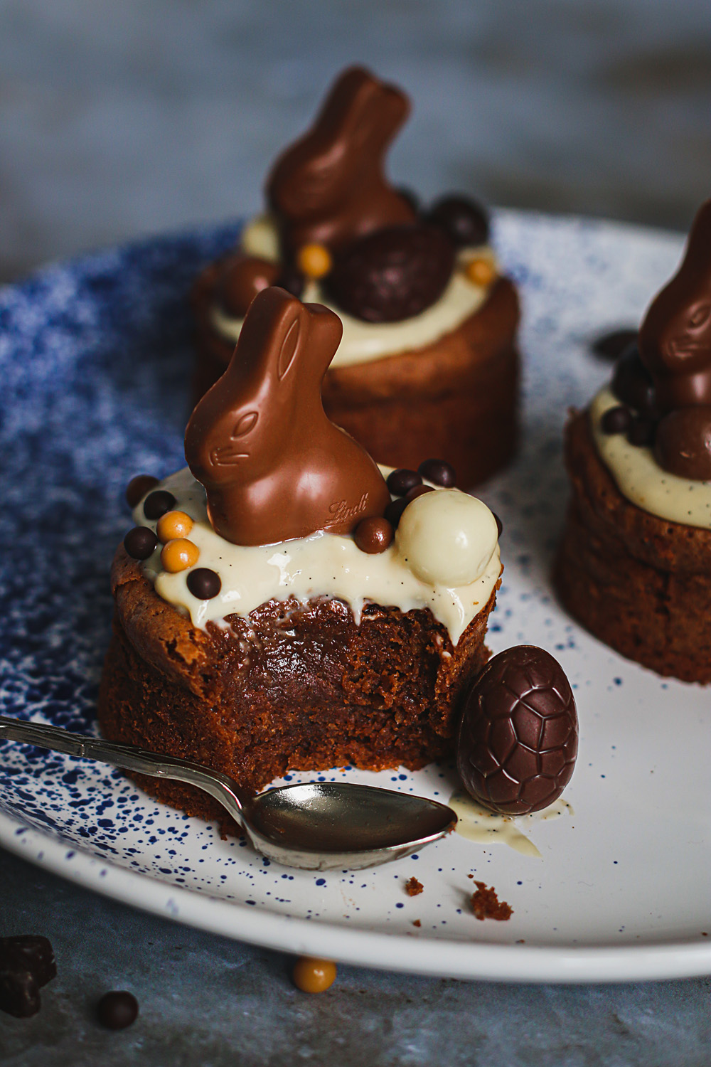Fondant au chocolat et sa crème vanille surprises et gourmandises