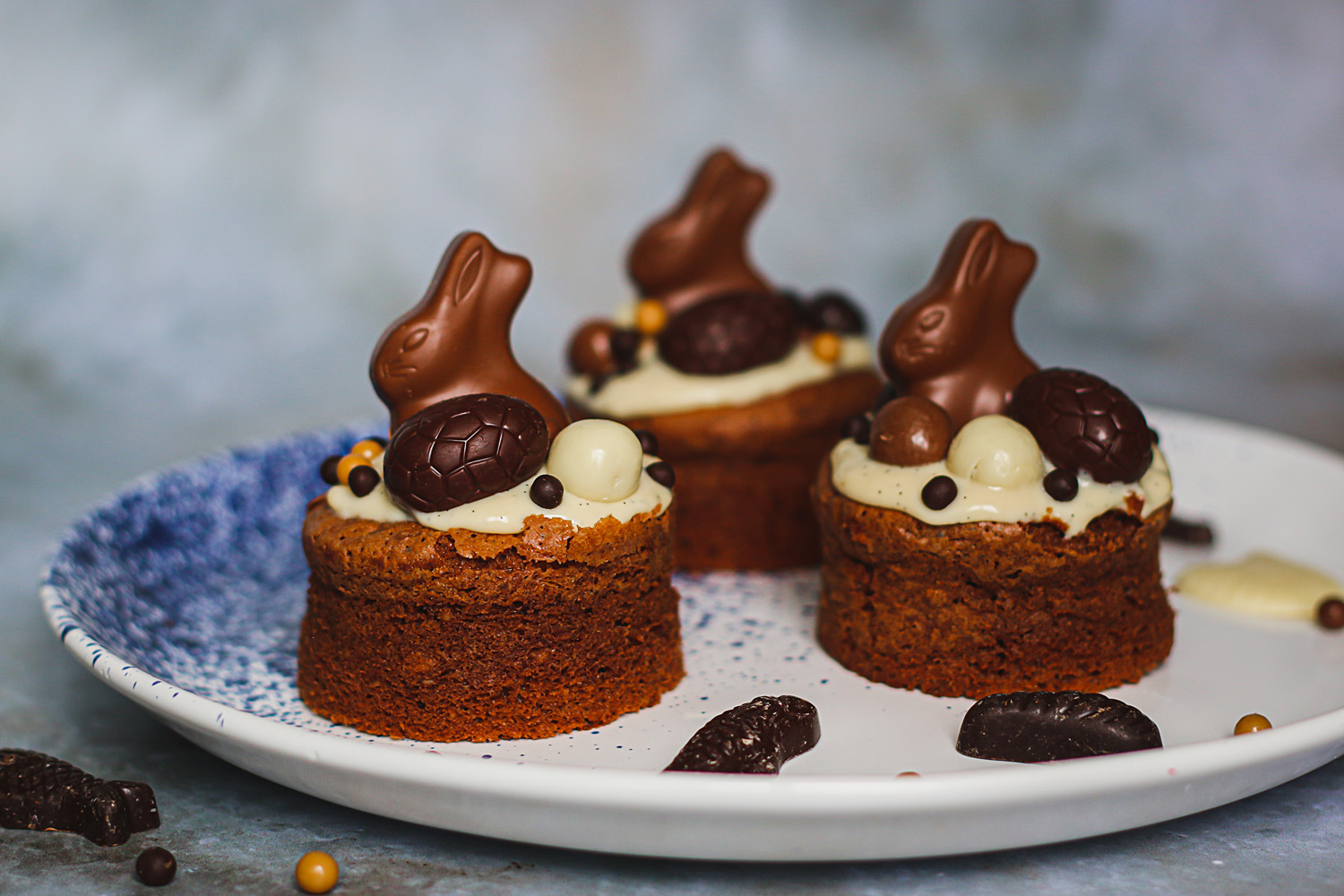 Fondant au chocolat et sa crème vanille surprises et gourmandises