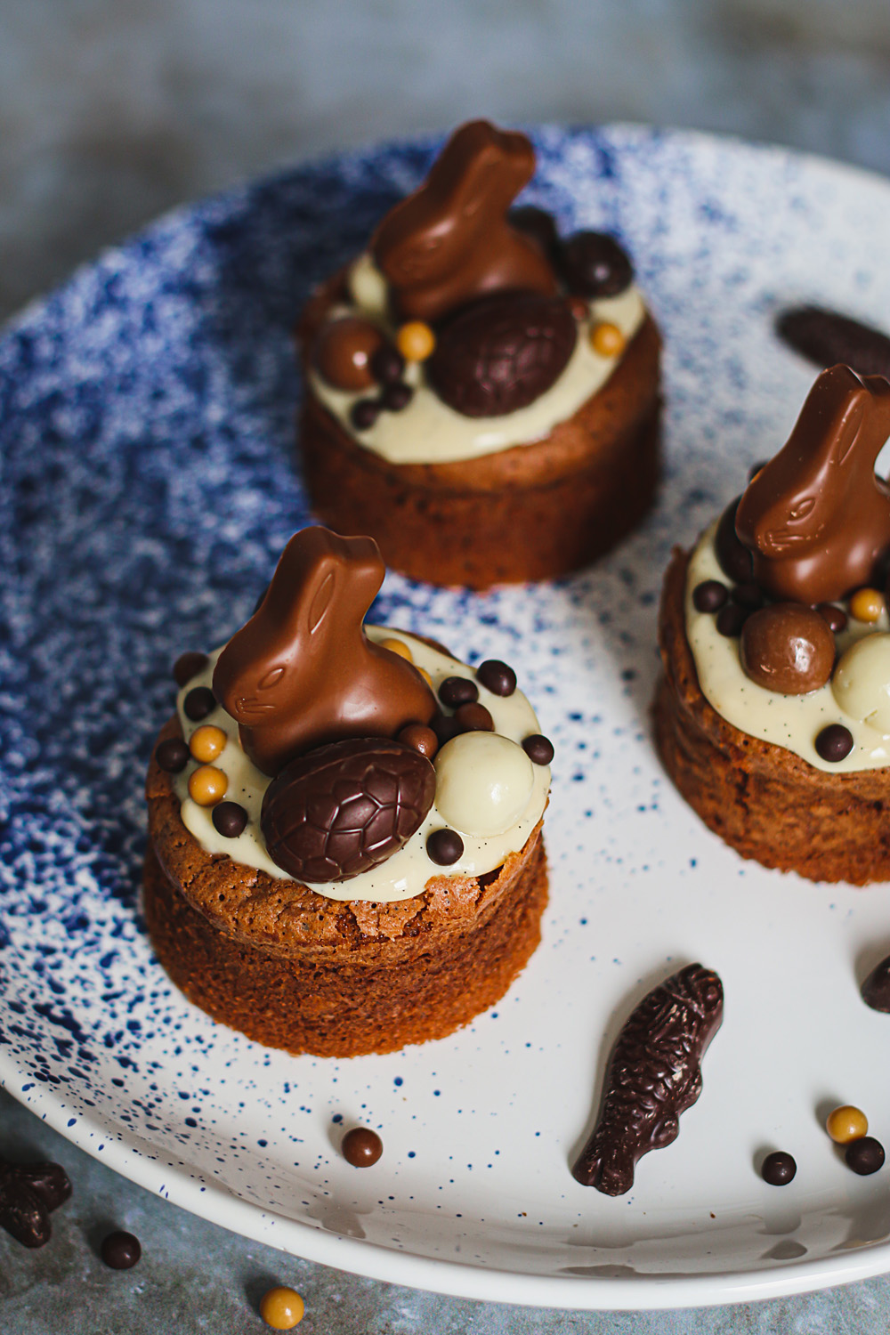 Fondant au chocolat et sa crème vanille surprises et gourmandises